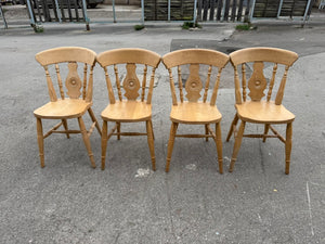 These 4 blonde dining chairs are made of solid pine, ensuring a structurally sound and durable seating solution. While they are used and may have minor marks, they are overall in great condition, serving as the perfect addition to any dining room.

Overall Dimensions

approx : 38cm wide x 39cm deep x 84cm high

DELIVERY AVAILABLE      

For our other items see our website https://fossewayfurniture.co.uk

collection from our shop at cv36, our collection zone at bs36 or otherwise delivery is available