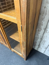 Load image into Gallery viewer, Linen Press / Larder
