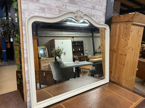 This beautiful white over mantle from Windsor Furniture is solidly built and remains in great condition. It shows some minor signs of use, but nothing significant at all. Perfect for above the fire place.

Delivery Available

Overall Dimensions

110cm wide x 96cm high   
