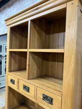 Load image into Gallery viewer, Oak Furniture Land Dresser
