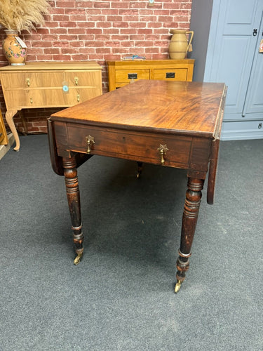 This beautiful traditional mahogany drop leaf table is sturdy and well-maintained. While it shows some signs of use, the marks are minor. It easily accommodates 4-6 guests and features one functional drawer alongside a decorative false drawer.

Overall Dimensions

55cm x 104cm x 73cm high

110cm wide x 104cm deep when extended

DELIVERY AVAILABLE      

For our other items see our website https://fossewayfurniture.co.uk

collection from our shop at cv36, our collection zone at bs36 or otherwise delivery is 