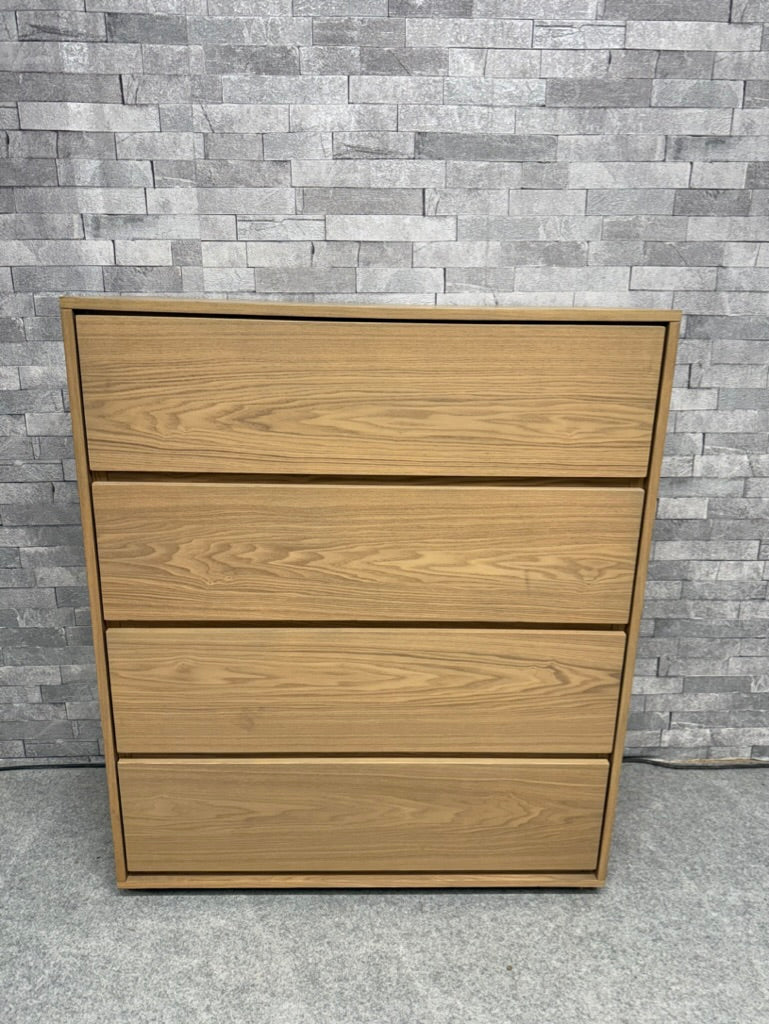 A delightful piece of modern furniture that's ready to brighten up any room! This sturdy chest features four spacious drawers, perfect for keeping your essentials neatly organised. While it bears the gentle marks of pre-loved charm with minor surface marks they are nothing major

Overall Dimensions

85cm wide x 40cm deep x 101cm high

DELIVERY AVAILABLE      

For our other items see our website https://fossewayfurniture.co.uk

collection from our shop at CV36 4QZ or purchase online for delivery.
