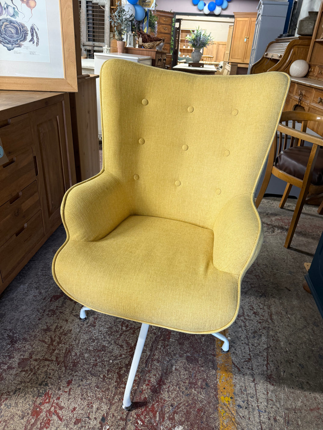 This vibrant yellow lounge chair, also suitable as an office chair, is sturdy and well-maintained. While there are minor marks on the legs, they do not detract from its overall good condition. It’s an ideal choice for adding a cheerful touch to your workspace.

Overall Dimensions

approx : 67cm wide x 57cm deep x 103cm high

DELIVERY AVAILABLE      

For our other items see our website https://fossewayfurniture.co.uk

collection from our shop at cv36, our collection zone at bs36 or otherwise delivery is ava