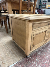 Load image into Gallery viewer, Stripped Oak Blanket Box
