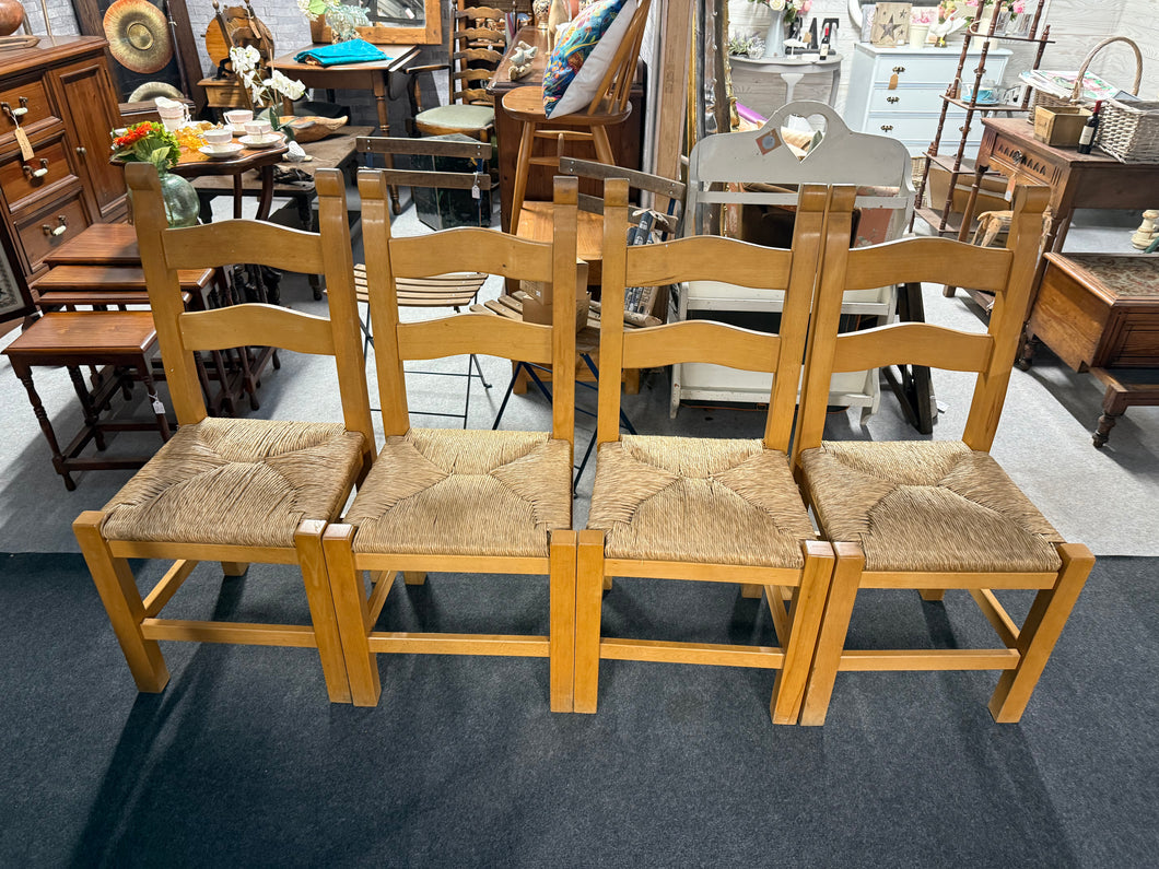 This set features four sturdy pine chairs, all in good overall condition. While they show some signs of use, the marks are minor and don't affect their solid build.

Overall Dimensions

approx : 47cm wide x 42cm deep x 100cm high

DELIVERY AVAILABLE      

For our other items see our website https://fossewayfurniture.co.uk

collection from our shop at CV36 4QZ or purchase online for delivery.
