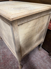 Load image into Gallery viewer, Stripped Blanket Box
