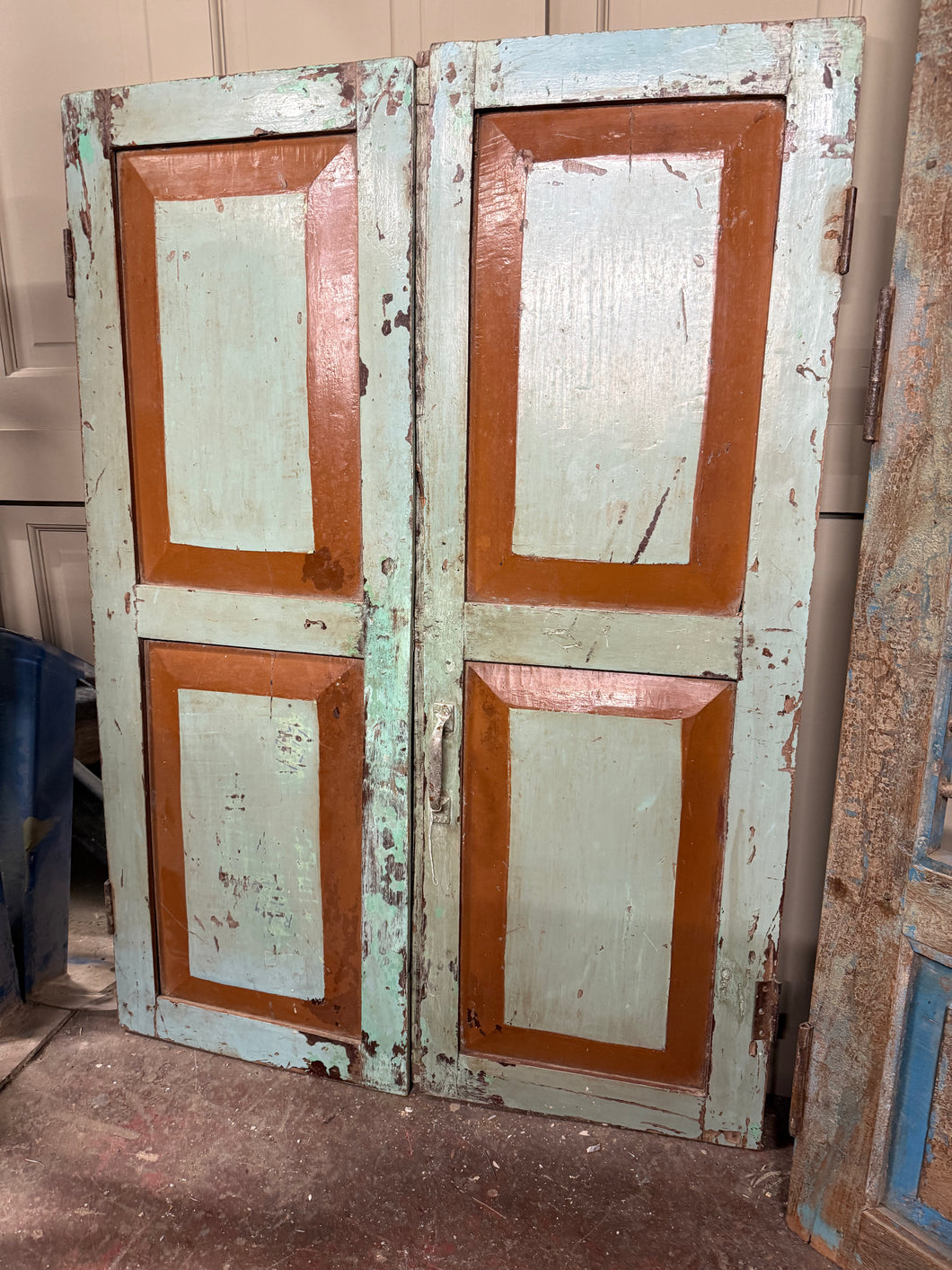 These genuine Indian hardwood doors are sturdy and well-preserved, especially given their long journey. They make an excellent choice for a charming room divider.

Overall Dimensions

each door measures : 44cm wide x 121.5cm high

DELIVERY AVAILABLE      

For our other items see our website https://fossewayfurniture.co.uk

collection from our shop at cv36, our collection zone at bs36 or otherwise delivery is available
