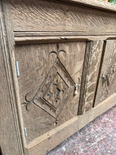 Load image into Gallery viewer, Stripped Oak Blanket Box
