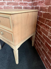 Load image into Gallery viewer, Mahogany Lamp Table
