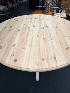 Large Round Dining Table