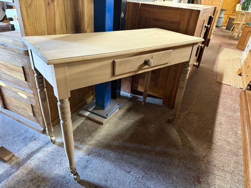This beautiful oak console table has been fully stripped to reveal its natural finish, so a coat of wax might be needed for protection. It’s pre-loved with some minor marks but nothing too serious. Featuring a dovetail jointed drawer for handy storage and mounted on castors for easy mobility.

Overall Dimensions

99cm wide x 43cm deep x 70cm high

DELIVERY AVAILABLE      

For our other items see our website https://fossewayfurniture.co.uk

collection from our shop at cv36, our collection zone at bs36 or ot