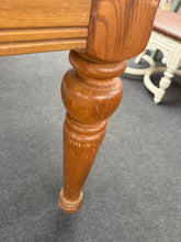 Load image into Gallery viewer, Extendable Dining Table
