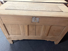Load image into Gallery viewer, Large Oak Coffer
