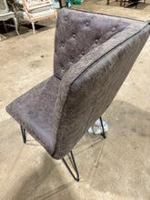 Load image into Gallery viewer, Office Chair
