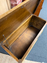 Load image into Gallery viewer, Spanish Blanket Box
