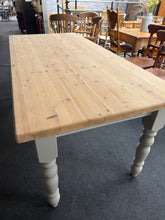 Load image into Gallery viewer, &#39;Hardwick White&#39; Dining Table
