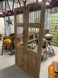 This stunning pair of Indian vintage hardwood jali doors are both structurally sound and in overall good condition. There is some signs of wear but nothing major , just adds to its authentic look.

Overall Dimensions

each door measures : 50cm wide x 178cm high 

DELIVERY AVAILABLE    

For our other items see our website https://fossewayfurniture.co.uk

collection from cv36 or bs36
