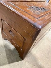 Load image into Gallery viewer, Blanket Box
