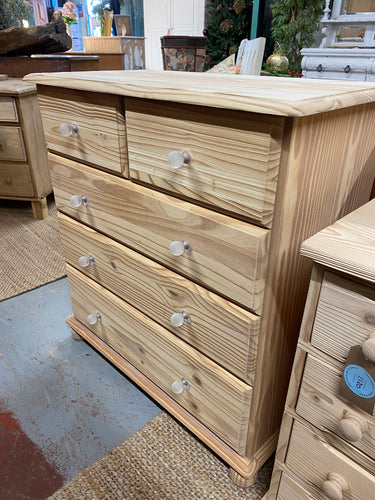 This sweet solid pine chest of drawers has been completely stripped back to its natural state so may need a coat of wax for protection. It has 2 short drawers over 3 long drawers for storage. It is structurally sound and in overall good condition.

Overall Dimensions

85.5cm wide x 44cm deep x 90.5cm high 

DELIVERY AVAILABLE    

For our other items see our website https://fossewayfurniture.co.uk

collection from cv36 or bs36
