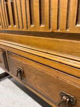 Load image into Gallery viewer, Oak Blanket Box
