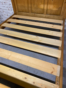 Kingsize Pine Bed