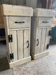 This lovely unique duo of wooden bedsides are very rustic in style. They are both structurally sound and in overall good condition. They are used and do have minor marks but nothing major at all. Each unit has 1 drawer over a single cupboard for storage.

Overall Dimensions

31cm wide x 26.5cm deep x 72cm high 

DELIVERY AVAILABLE    

For our other items see our website https://fossewayfurniture.co.uk

collection from cv36 or bs36
