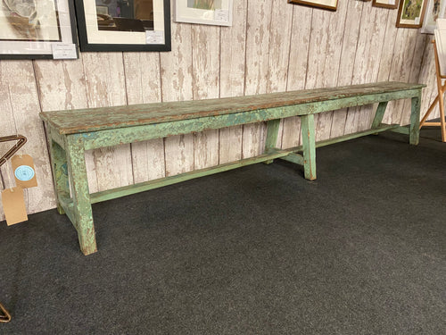 This stunning Indian green distressed bench is structurally sound and in overall good condition. It does have some marks but this is expected. It would be ideal in a hallway or boot room.

Overall Dimensions

255cm long x 31cm wide x 45cm high 

DELIVERY AVAILABLE    

For our other items see our website https://fossewayfurniture.co.uk

collection from cv36 or bs36
