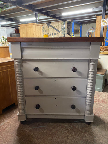 This sweet mahogany chest of drawers is structurally sound an in overall good condition. It could do with a touch up to make it new or a rub down to make it distressed. It is structurally sound and has 4 long dovetail jointed drawers for storage.

Overall Dimensions

107cm wide x 47.5cm deep x 119.5cm high

DELIVERY AVAILABLE    

For our other items see our website https://fossewayfurniture.co.uk

collection from cv36 or bs36
