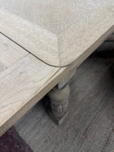 Load image into Gallery viewer, Oak Extendable Table
