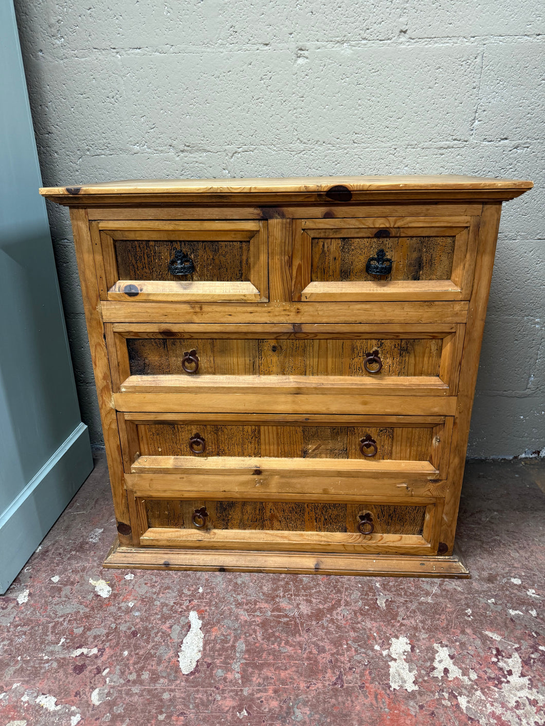 Rustic Chest Of Drawers