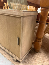 Load image into Gallery viewer, Oak Cupboard
