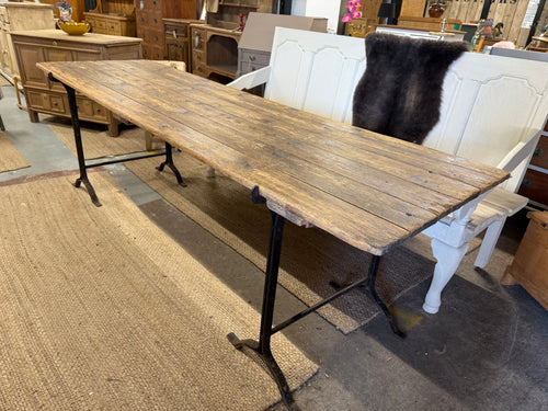 Enjoy the functionality and durability of this 8ft trestle table, which comfortably seats 12 people and can be used for both indoor and outdoor entertaining. Despite being used, its structural integrity remains intact, making it a reliable choice for any occasion. The top can also be easily detached from the base for effortless transport.

Overall Dimensions

244cm long x 73cm wide x 75cm high

DELIVERY AVAILABLE      

For our other items see our website https://fossewayfurniture.co.uk

collection from our