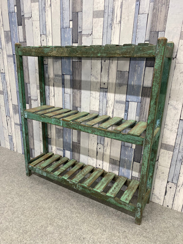 This stunning authentic Indian shelving unit is structurally sound and in overall good condition. It has a green distressed finish and 3 shelves for storage.

Overall Dimensions

98cm wide x 24cm deep x 104cm high 

DELIVERY AVAILABLE    

For our other items see our website https://fossewayfurniture.co.uk

collection from cv36 or bs36
