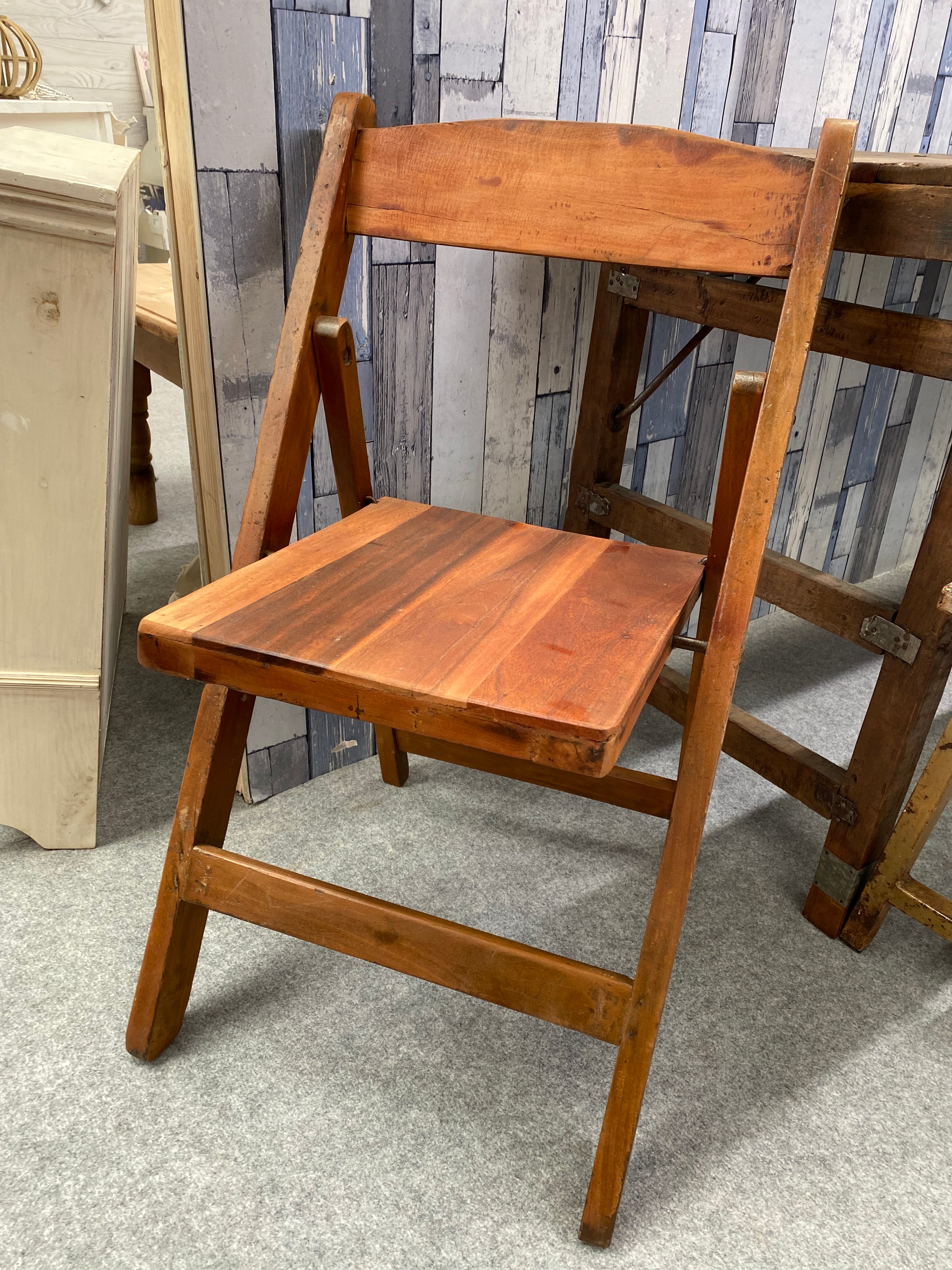 Vintage Folding Chair – Fosseway Furniture