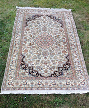 Load image into Gallery viewer, Vintage &#39;Kashan&#39; Rug
